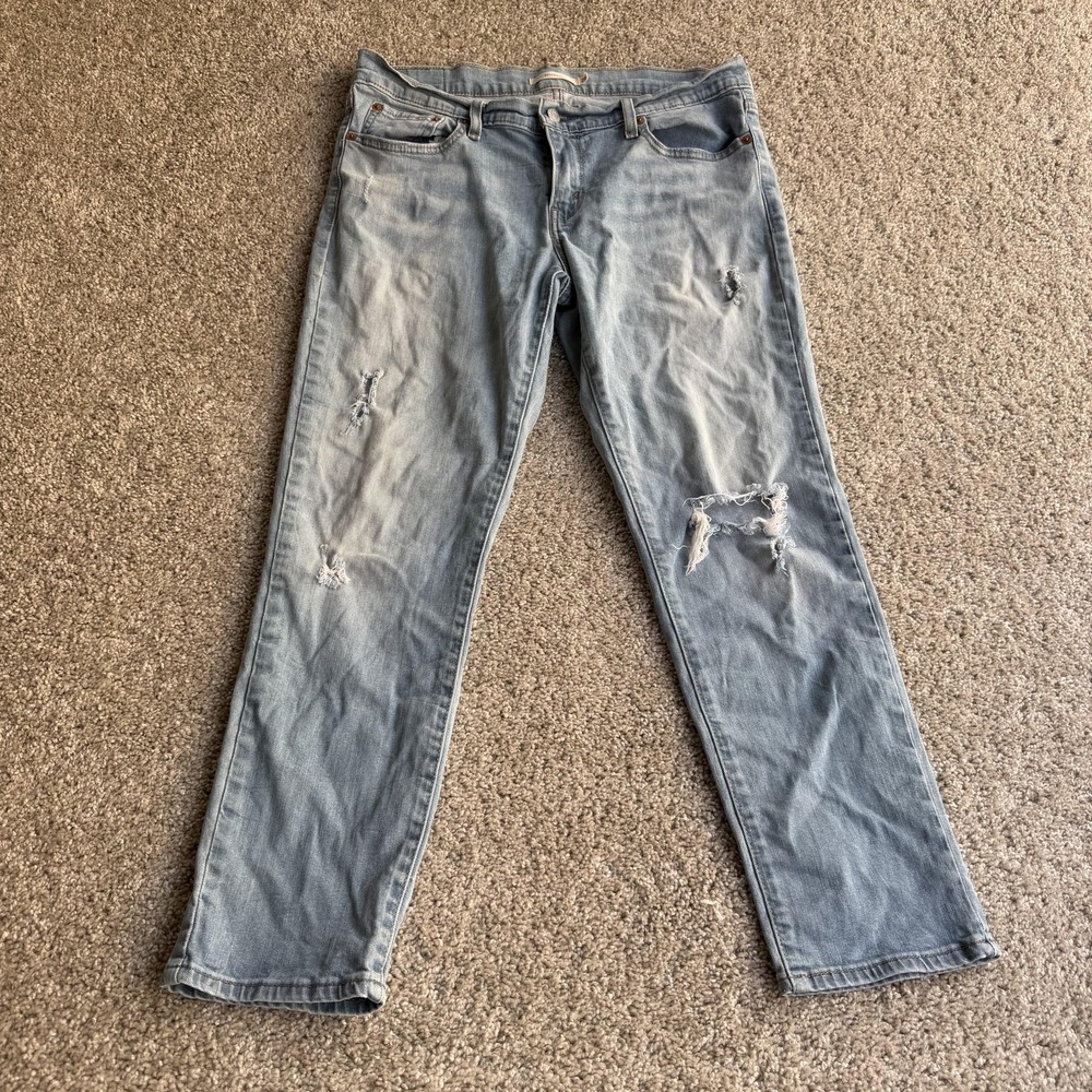 Levi's Boyfriend Jeans Womens 28 Light Wash Blue Distressed Relaxed Denim Pants
